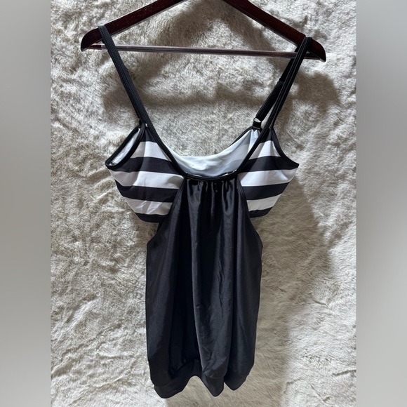 Women’s Black & White Stripes Lined Up Double Up Tankini (Top only) XXL - Picture 13 of 14